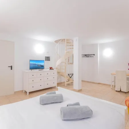 Casa Margherita Tra Charme E Apartment *