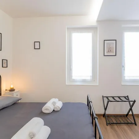 Apartment Casa Margherita Tra Charme E Casorate Sempione